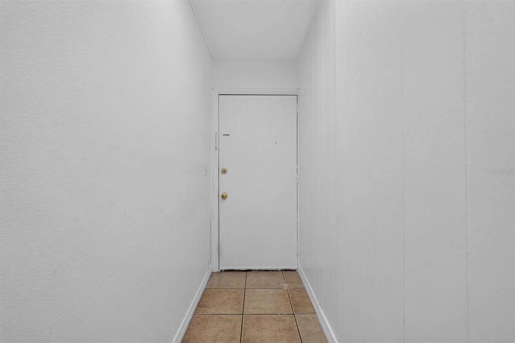 For Sale: $85,000 (1 beds, 1 baths, 710 Square Feet)