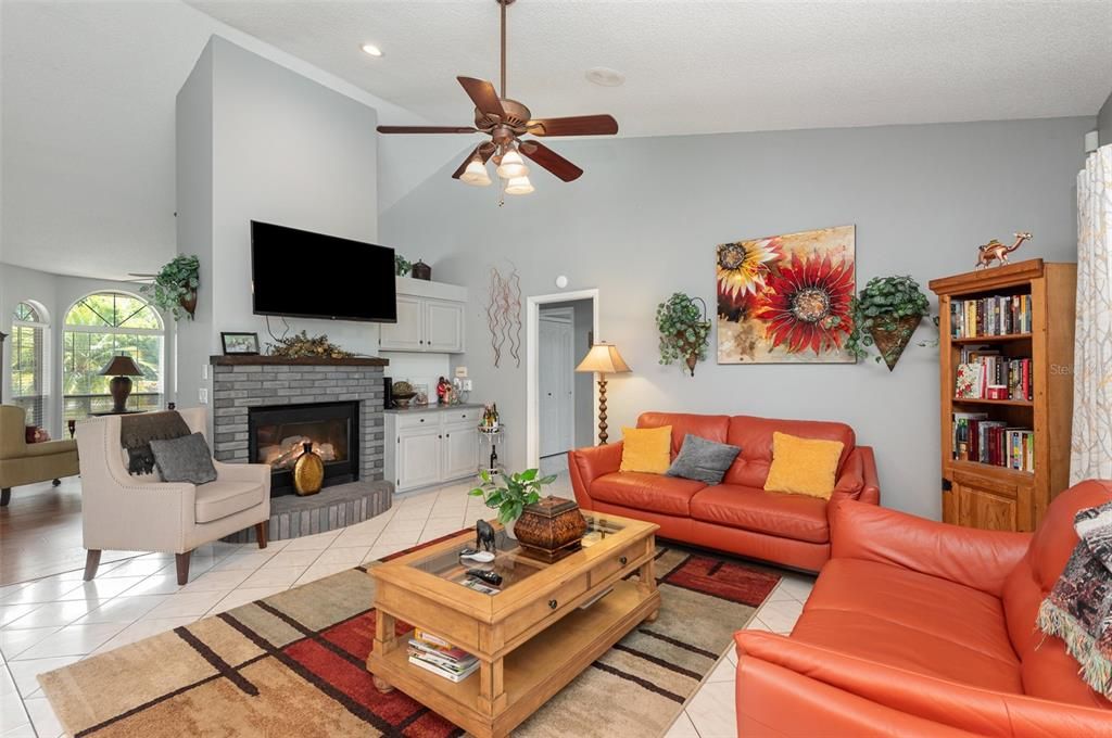 En Venta: $539,000 (4 camas, 3 baños, 2626 Pies cuadrados)