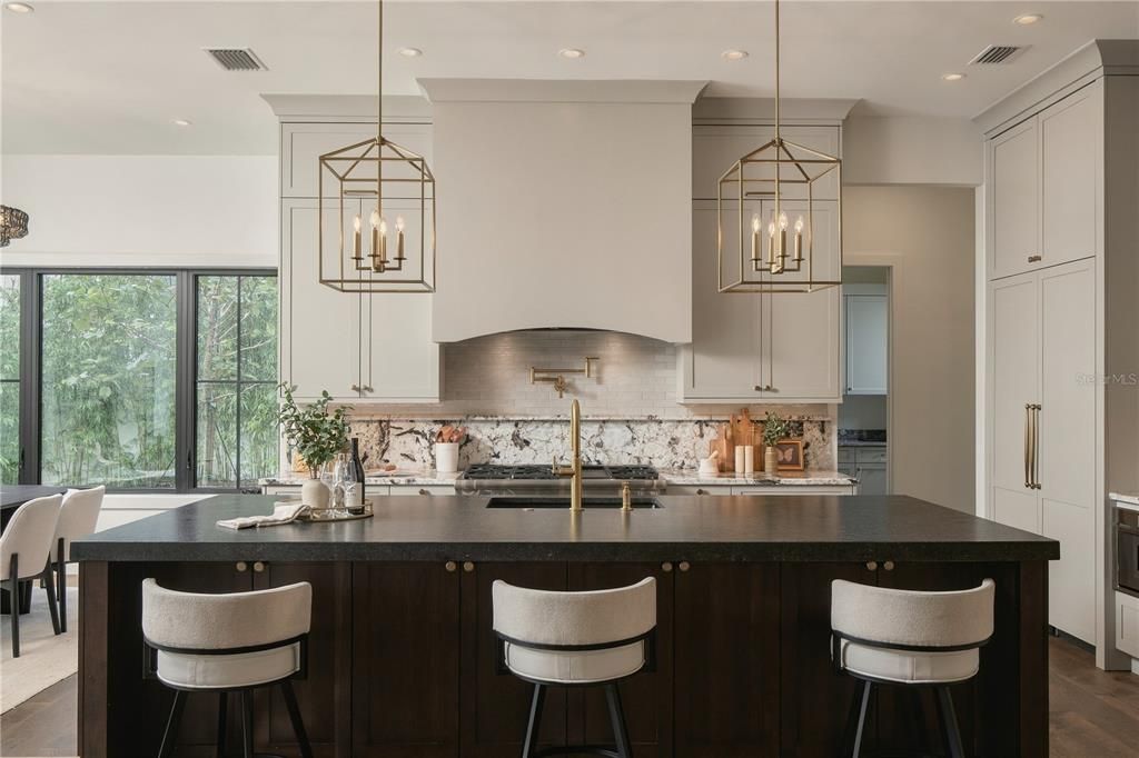 For Sale: $3,250,000 (5 beds, 6 baths, 4459 Square Feet)