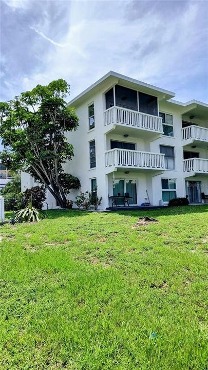 For Rent: $2,000 (1 beds, 1 baths, 690 Square Feet)