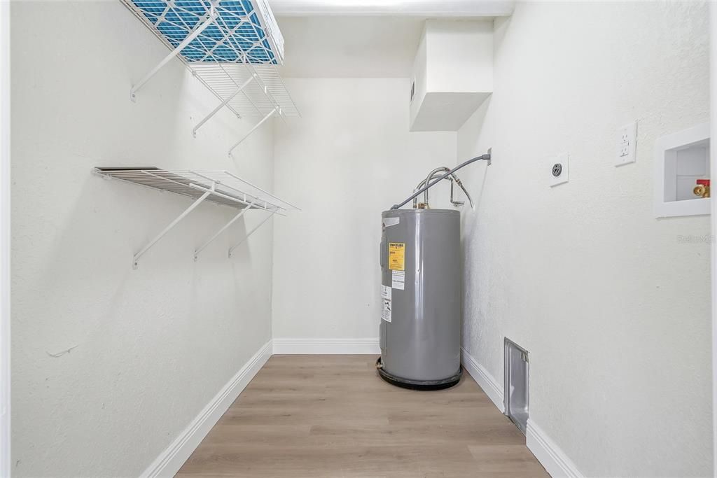 For Sale: $289,900 (3 beds, 1 baths, 1005 Square Feet)