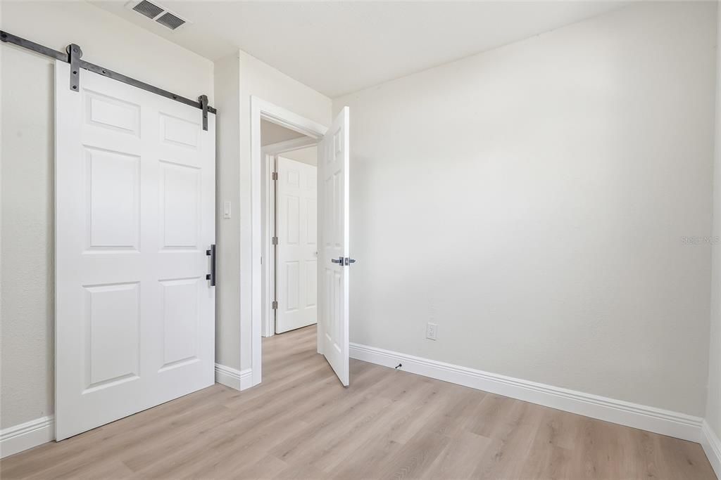 For Sale: $289,900 (3 beds, 1 baths, 1005 Square Feet)