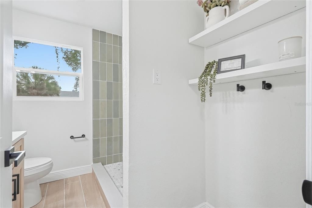 For Sale: $289,900 (3 beds, 1 baths, 1005 Square Feet)