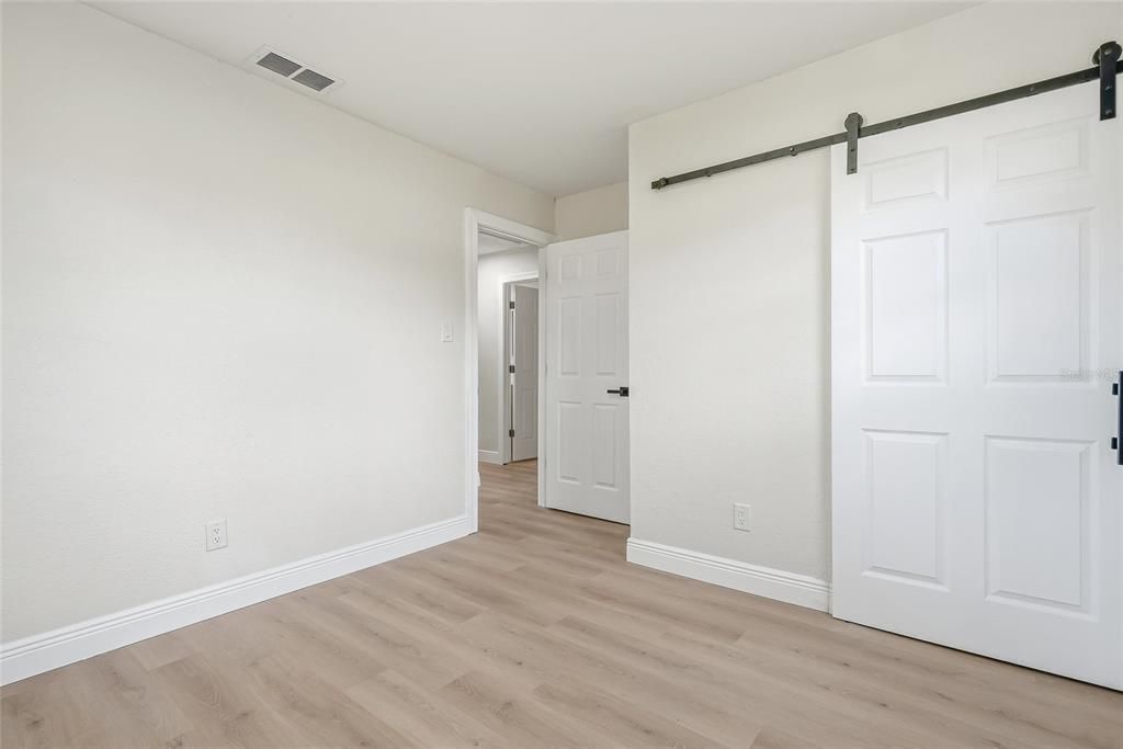 For Sale: $289,900 (3 beds, 1 baths, 1005 Square Feet)