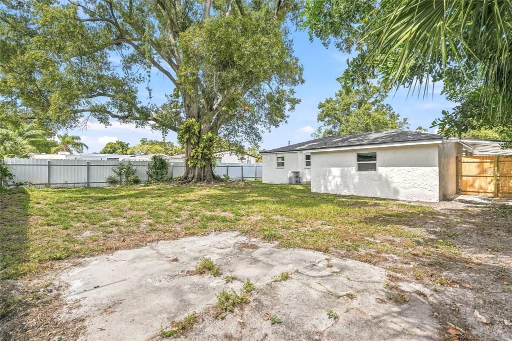 For Sale: $289,900 (3 beds, 1 baths, 1005 Square Feet)