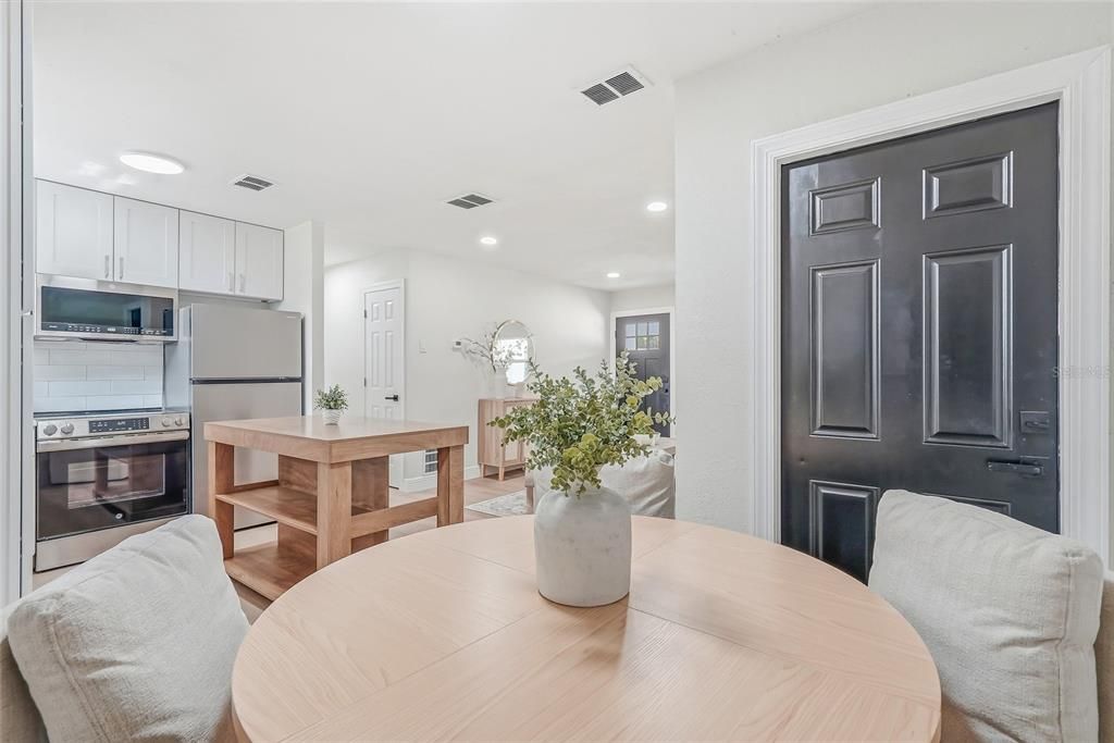 For Sale: $289,900 (3 beds, 1 baths, 1005 Square Feet)