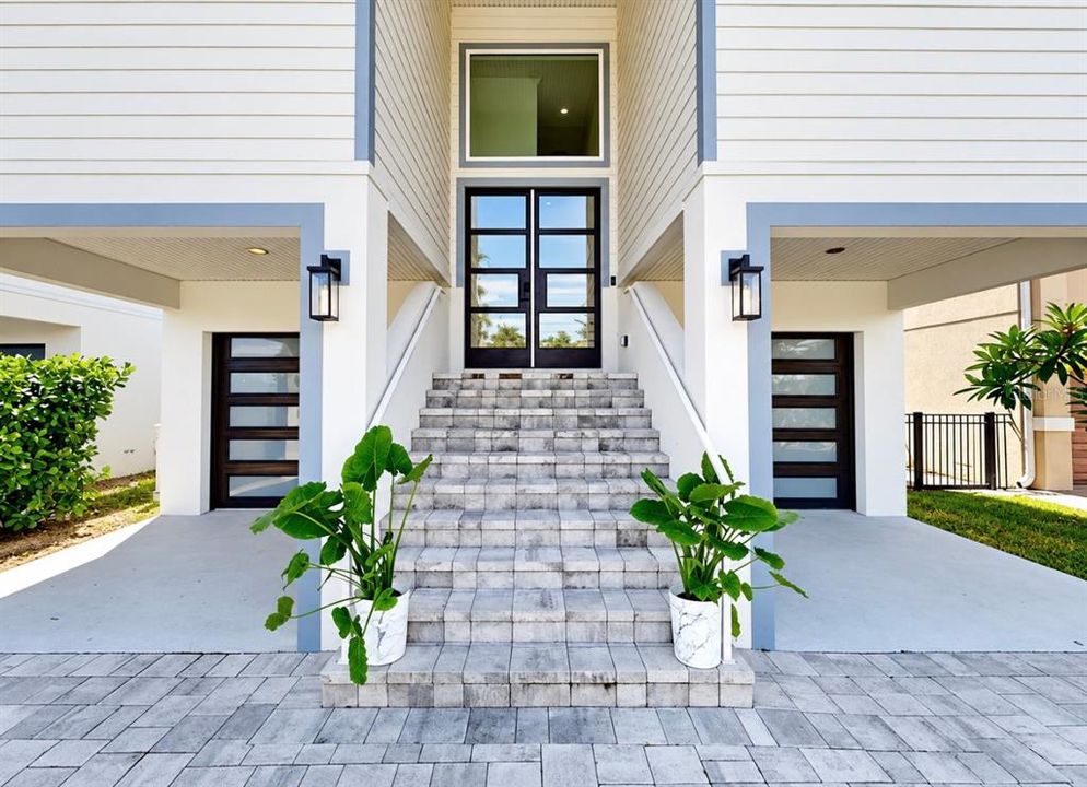 En Venta: $1,050,000 (4 camas, 3 baños, 2400 Pies cuadrados)