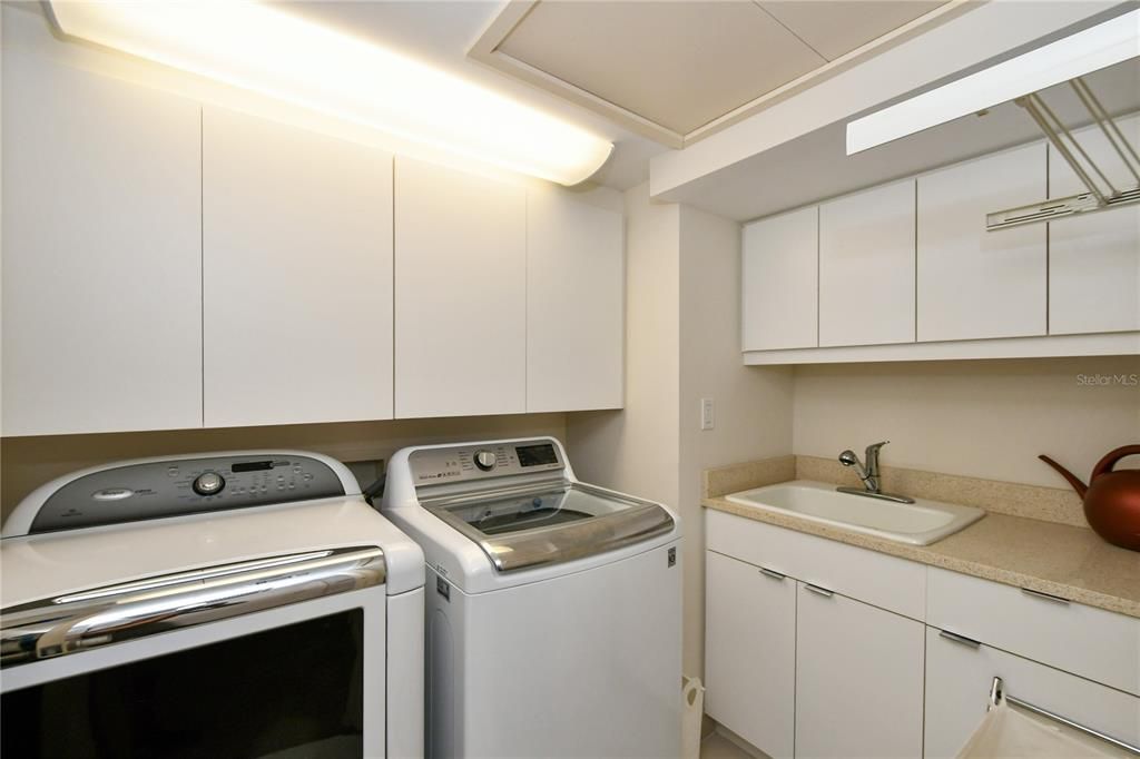 En Renta: $8,000 (3 camas, 3 baños, 2100 Pies cuadrados)