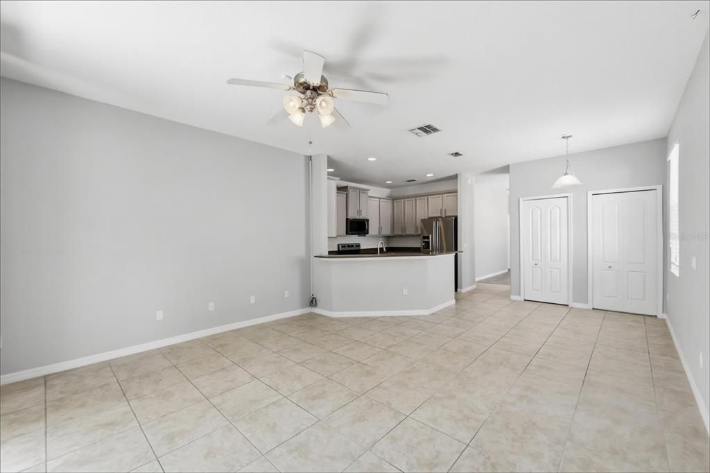 En Venta: $449,900 (3 camas, 2 baños, 1825 Pies cuadrados)