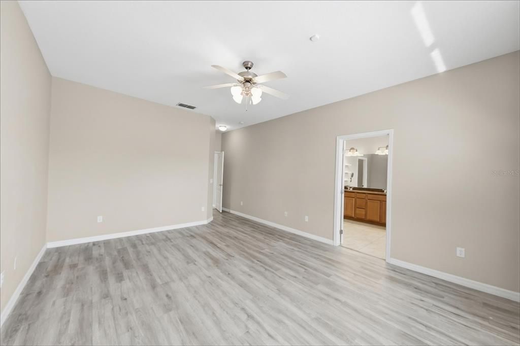 En Venta: $449,900 (3 camas, 2 baños, 1825 Pies cuadrados)