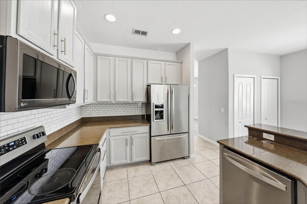 En Venta: $449,900 (3 camas, 2 baños, 1825 Pies cuadrados)