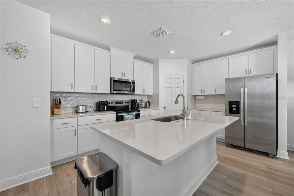 For Sale: $525,000 (4 beds, 3 baths, 2480 Square Feet)