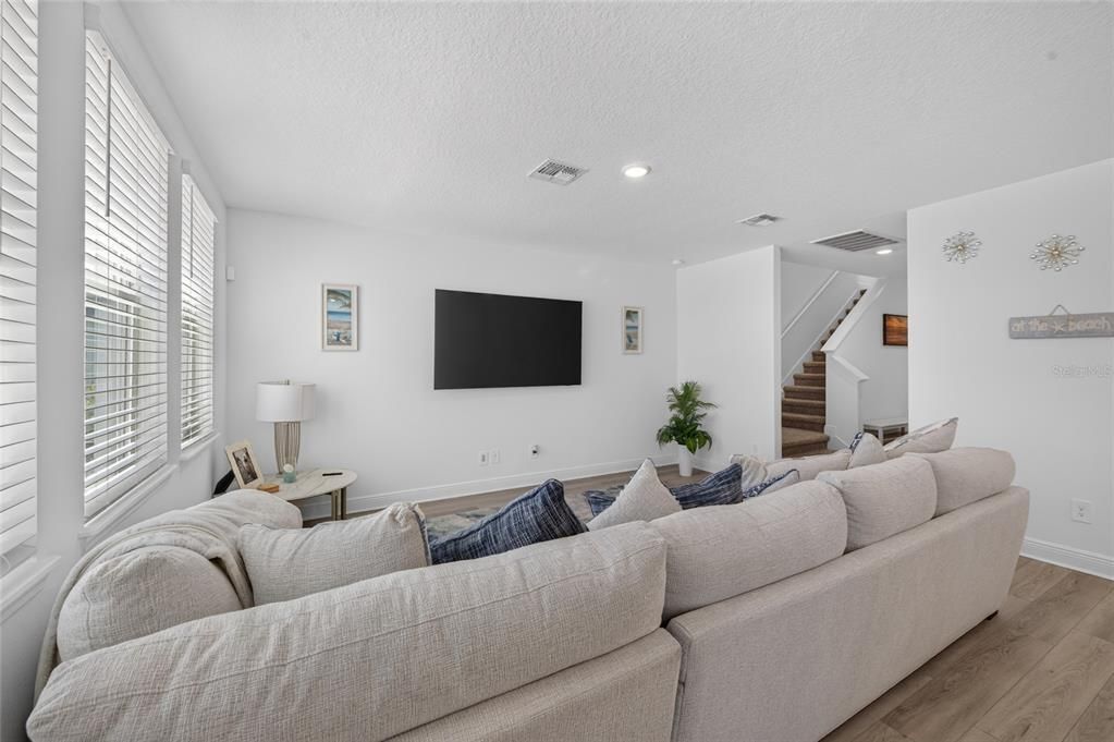 For Sale: $525,000 (4 beds, 3 baths, 2480 Square Feet)