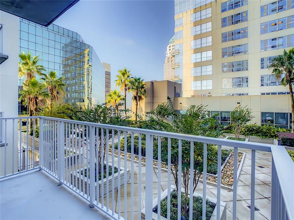 For Rent: $1,850 (1 beds, 1 baths, 729 Square Feet)