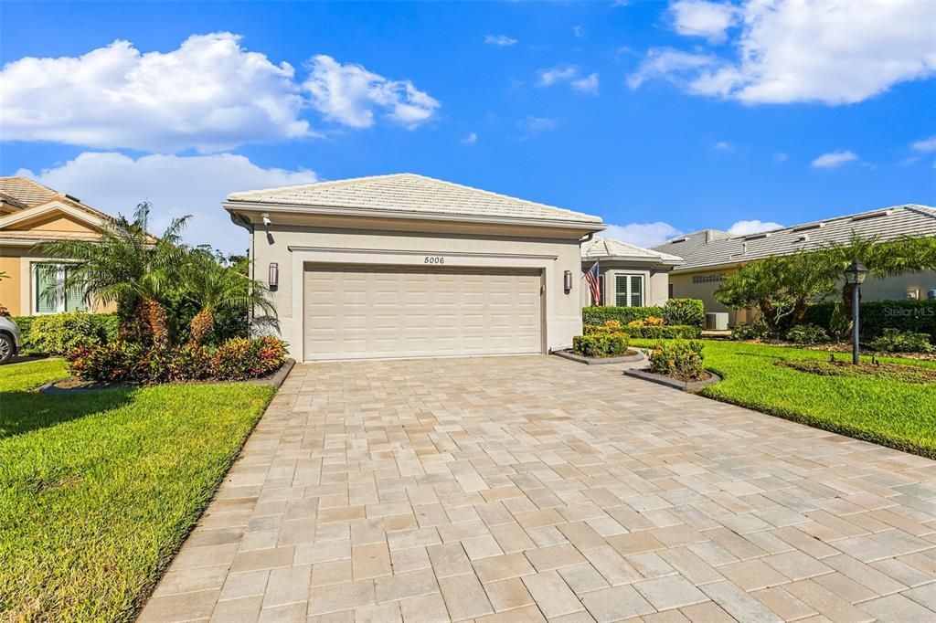 For Sale: $650,000 (3 beds, 3 baths, 2443 Square Feet)