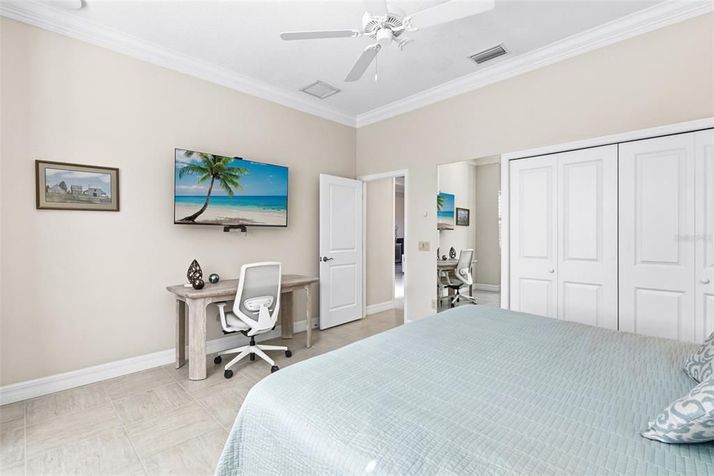 For Sale: $650,000 (3 beds, 3 baths, 2443 Square Feet)