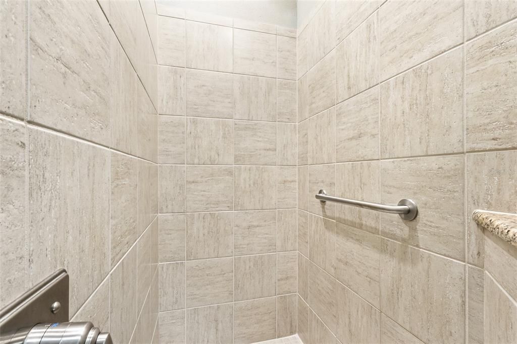 For Sale: $650,000 (3 beds, 3 baths, 2443 Square Feet)