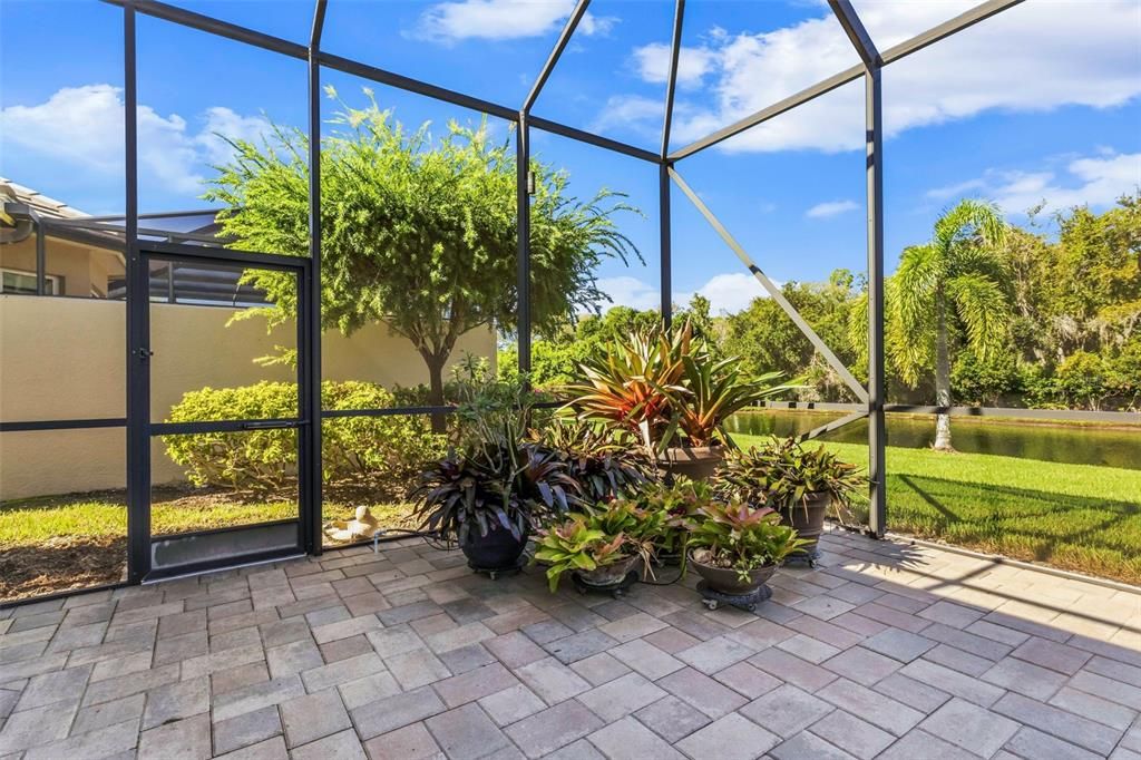 For Sale: $650,000 (3 beds, 3 baths, 2443 Square Feet)