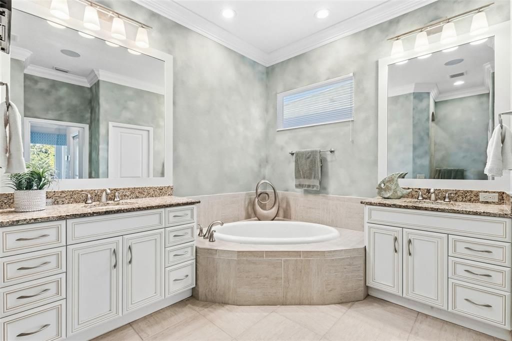 For Sale: $650,000 (3 beds, 3 baths, 2443 Square Feet)