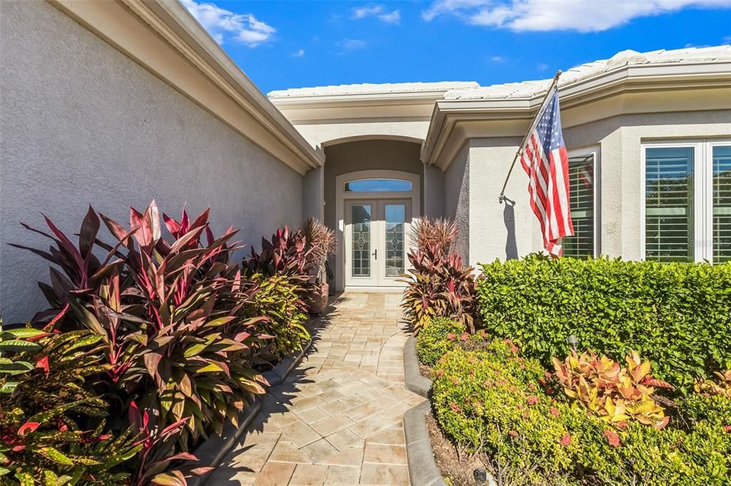 For Sale: $650,000 (3 beds, 3 baths, 2443 Square Feet)