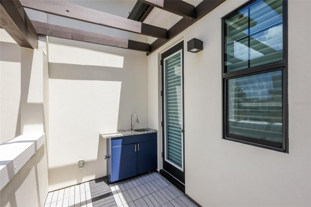 For Sale: $1,295,000 (3 beds, 3 baths, 2291 Square Feet)