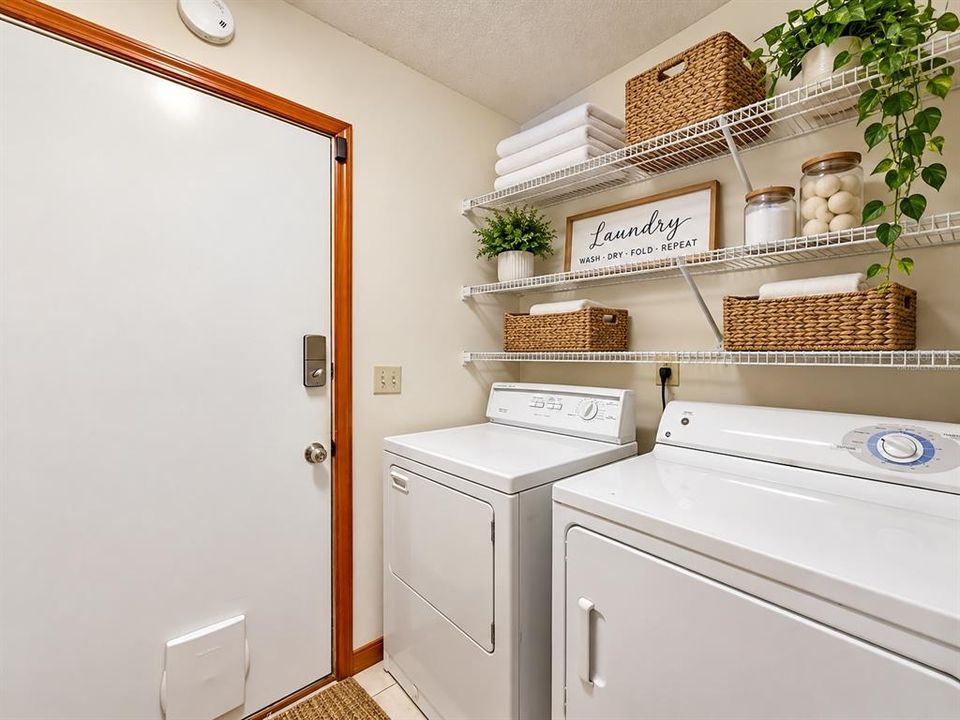 For Sale: $450,000 (3 beds, 2 baths, 1956 Square Feet)