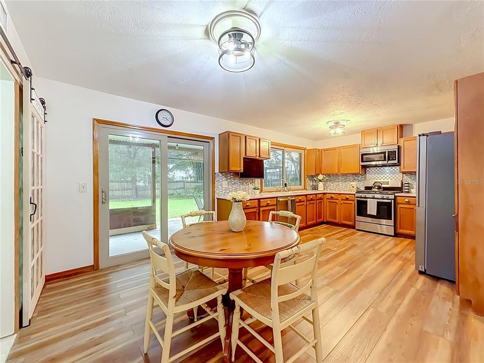 For Sale: $450,000 (3 beds, 2 baths, 1956 Square Feet)