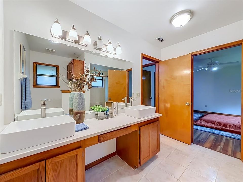 For Sale: $450,000 (3 beds, 2 baths, 1956 Square Feet)