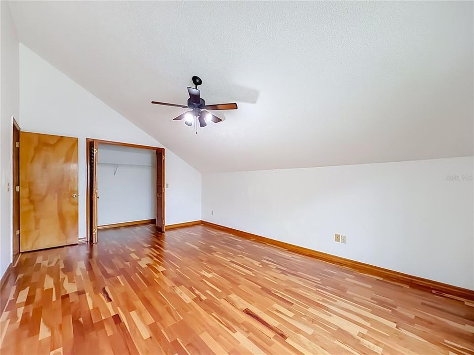 For Sale: $450,000 (3 beds, 2 baths, 1956 Square Feet)