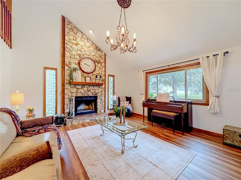 For Sale: $450,000 (3 beds, 2 baths, 1956 Square Feet)