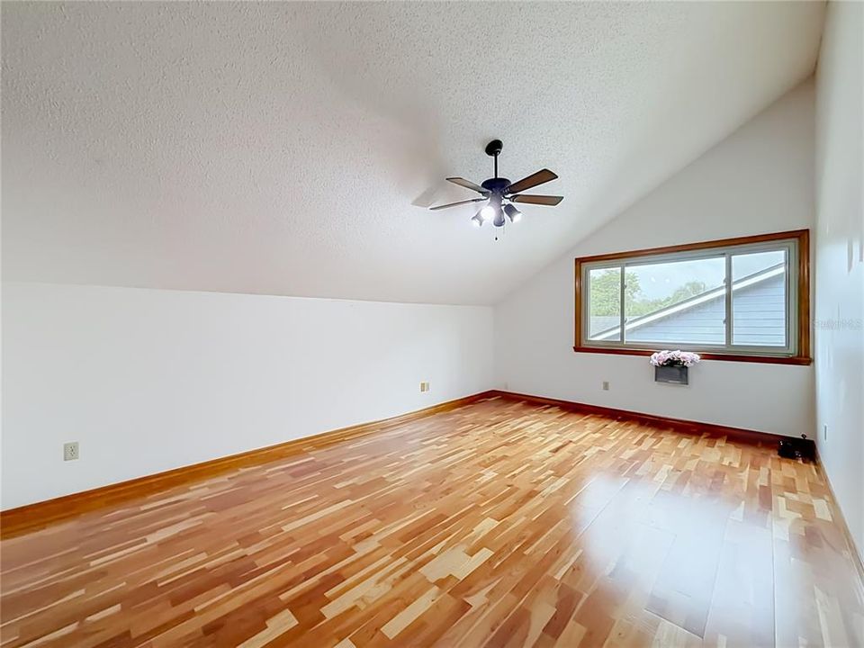 For Sale: $450,000 (3 beds, 2 baths, 1956 Square Feet)