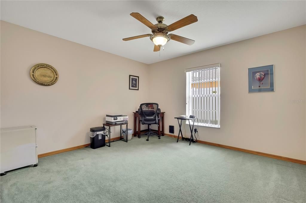 For Sale: $318,900 (3 beds, 2 baths, 1974 Square Feet)