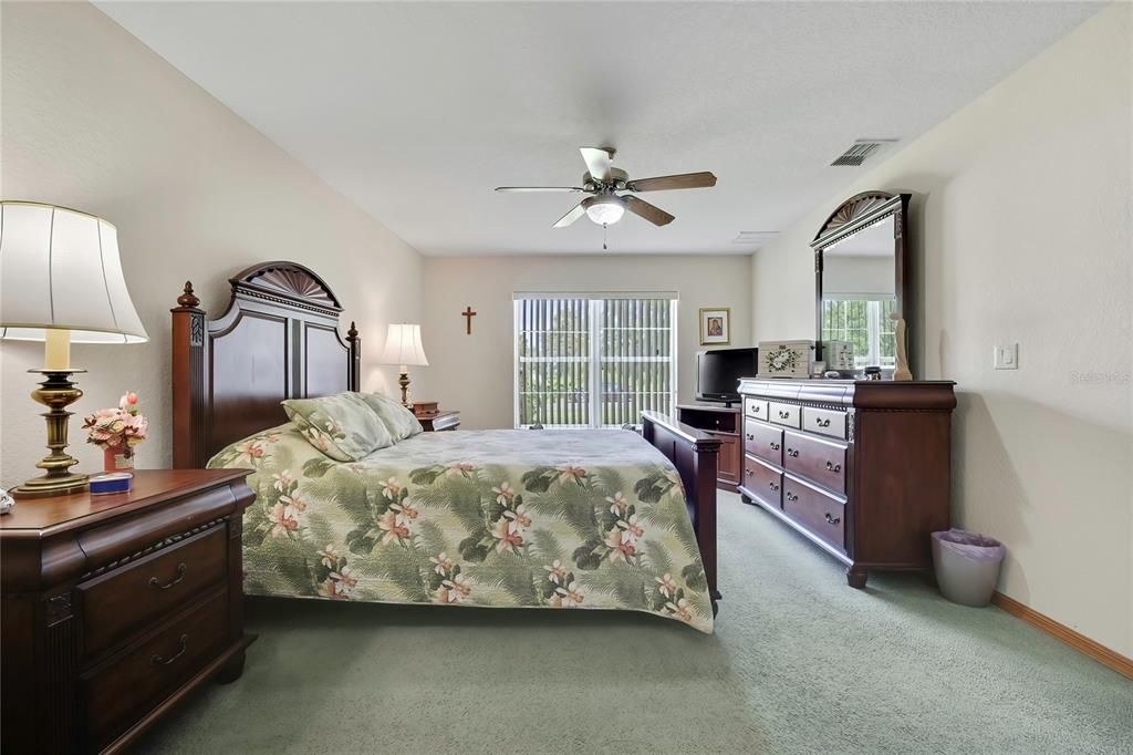 For Sale: $318,900 (3 beds, 2 baths, 1974 Square Feet)