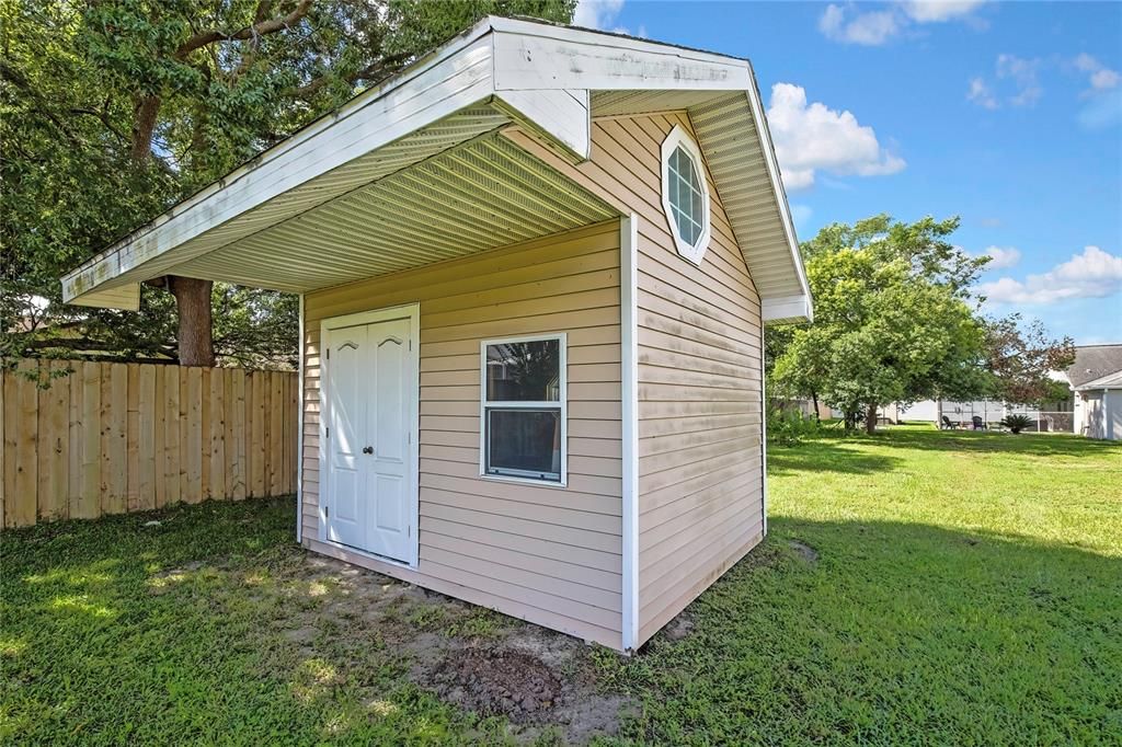 For Sale: $318,900 (3 beds, 2 baths, 1974 Square Feet)