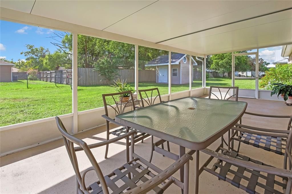 For Sale: $318,900 (3 beds, 2 baths, 1974 Square Feet)