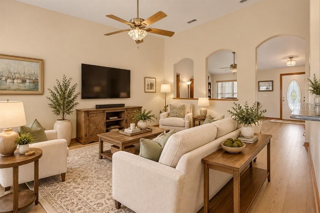 For Sale: $318,900 (3 beds, 2 baths, 1974 Square Feet)