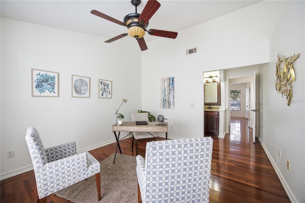 For Sale: $229,900 (2 beds, 2 baths, 1185 Square Feet)