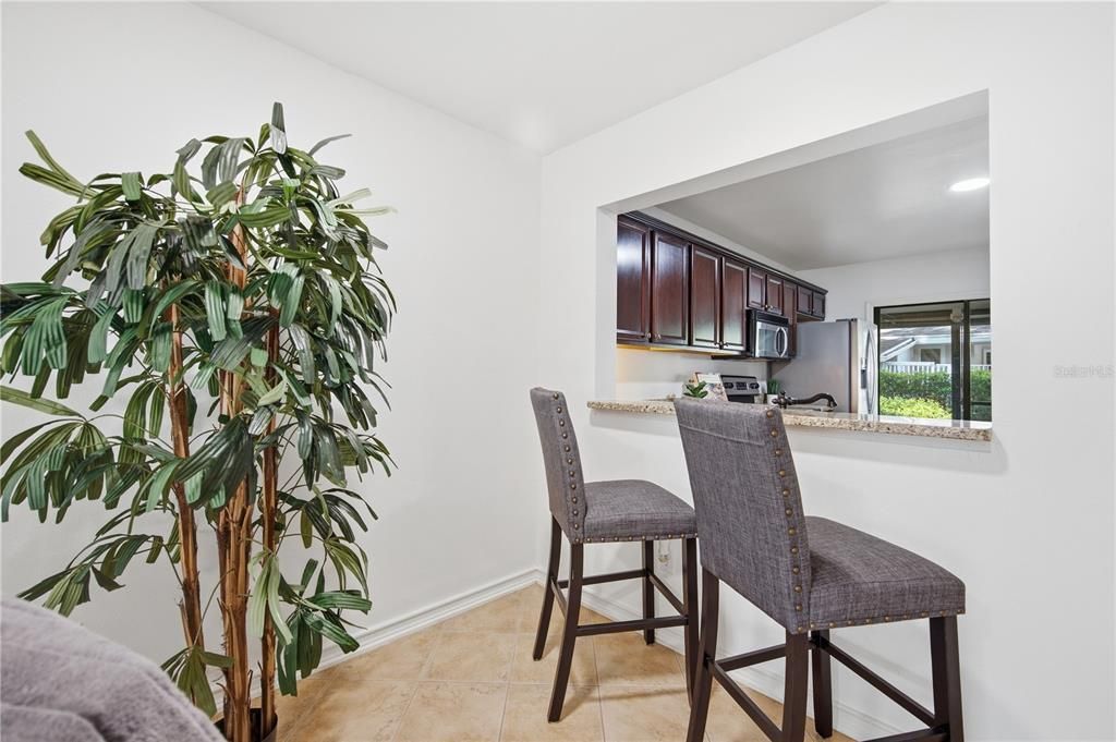 For Sale: $229,900 (2 beds, 2 baths, 1185 Square Feet)