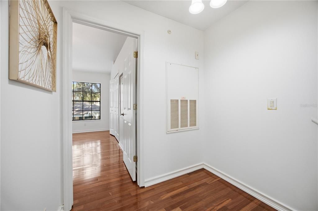 For Sale: $229,900 (2 beds, 2 baths, 1185 Square Feet)
