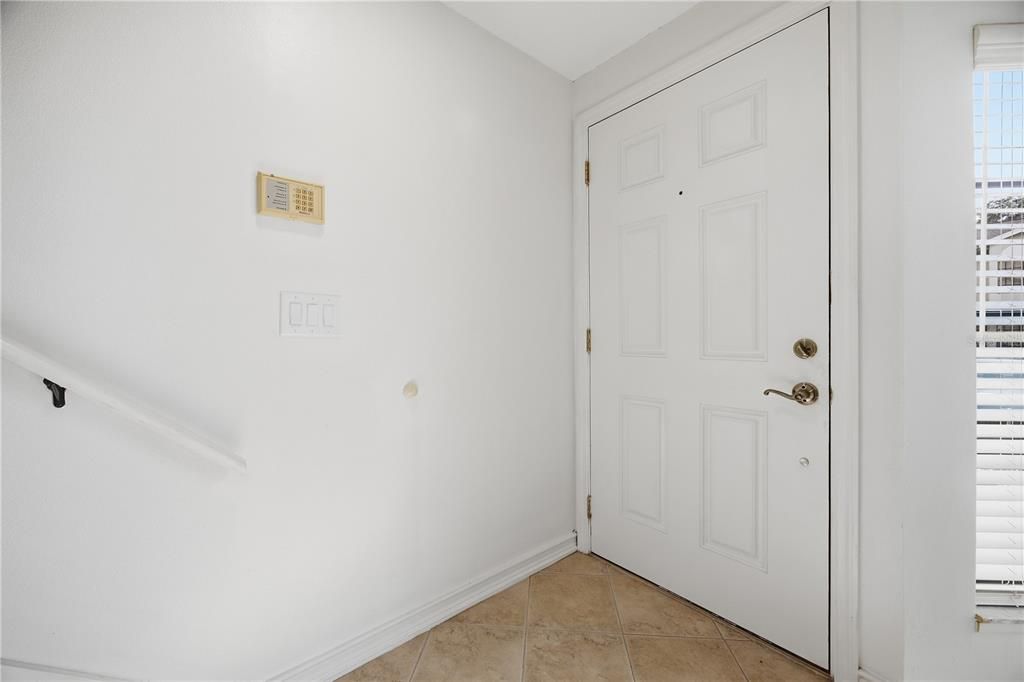For Sale: $229,900 (2 beds, 2 baths, 1185 Square Feet)