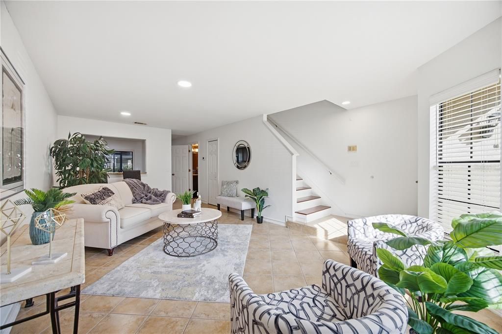 For Sale: $229,900 (2 beds, 2 baths, 1185 Square Feet)