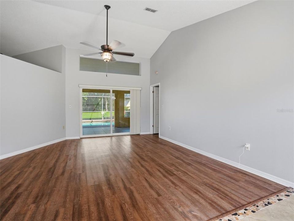 Active With Contract: $350,000 (3 beds, 2 baths, 1812 Square Feet)