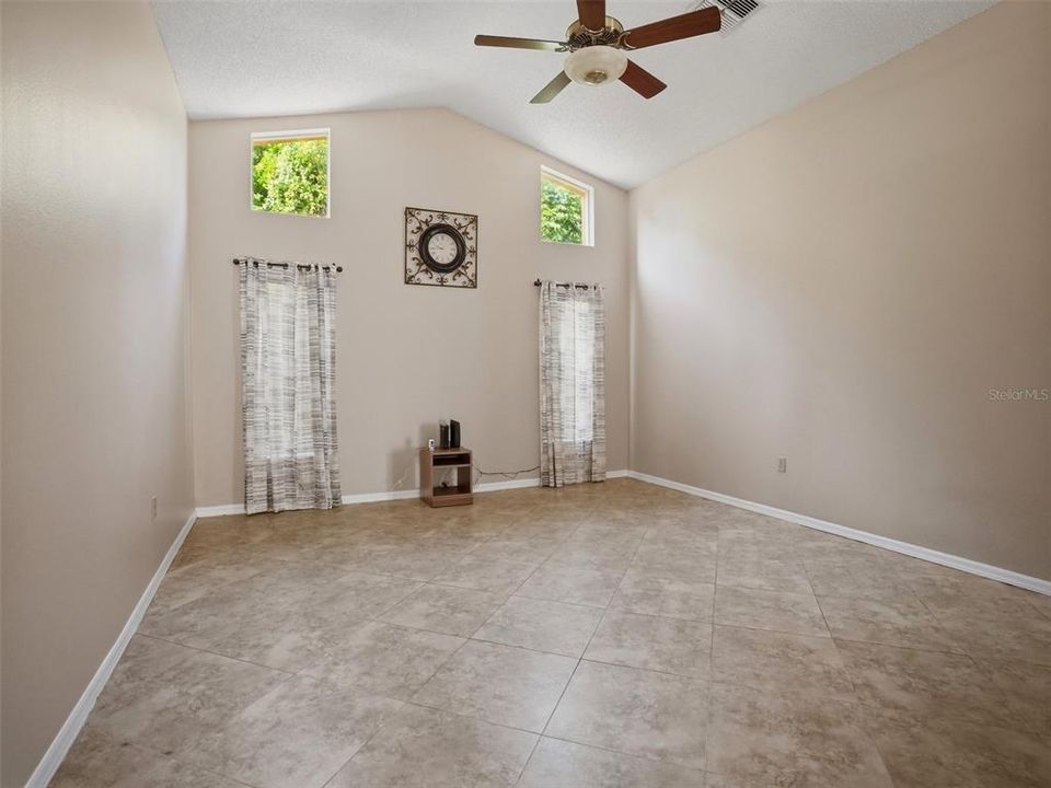 Active With Contract: $350,000 (3 beds, 2 baths, 1812 Square Feet)