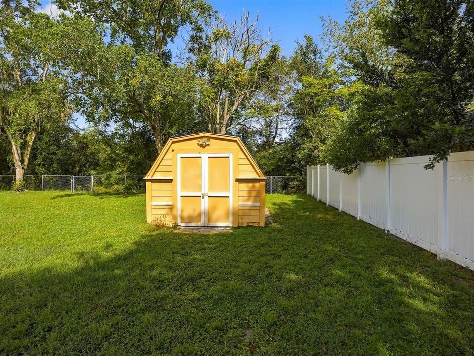 Active With Contract: $350,000 (3 beds, 2 baths, 1812 Square Feet)