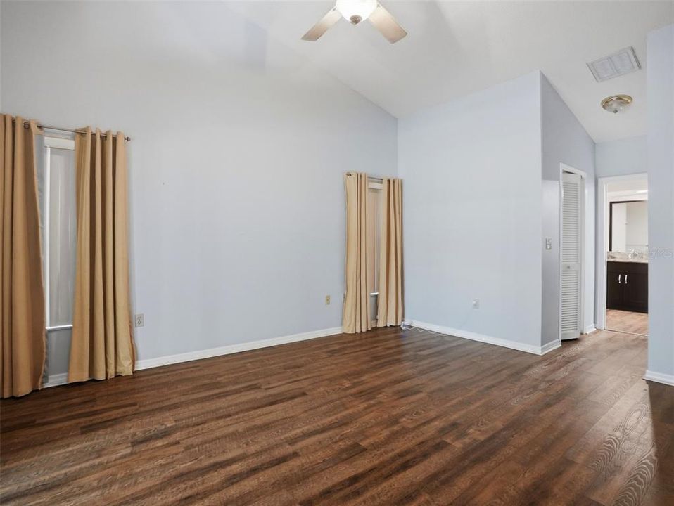 Active With Contract: $350,000 (3 beds, 2 baths, 1812 Square Feet)