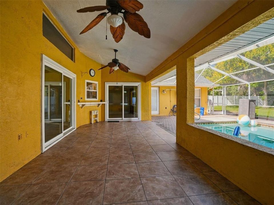 Active With Contract: $350,000 (3 beds, 2 baths, 1812 Square Feet)