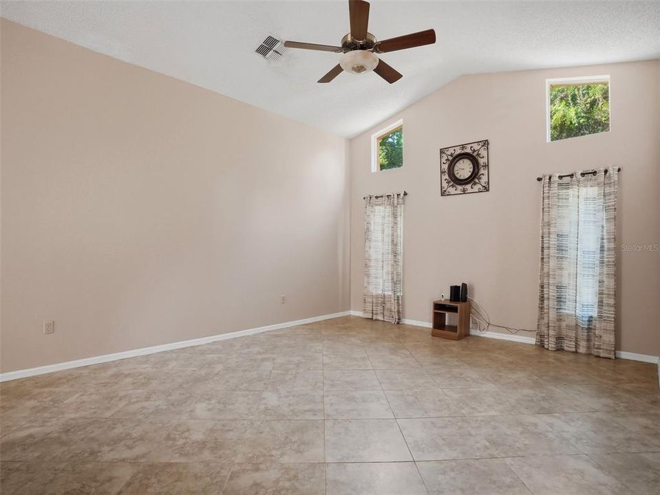 Active With Contract: $350,000 (3 beds, 2 baths, 1812 Square Feet)
