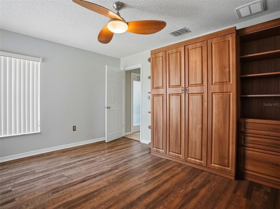 Active With Contract: $350,000 (3 beds, 2 baths, 1812 Square Feet)
