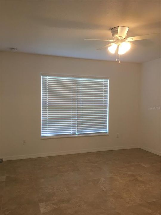 For Rent: $1,750 (3 beds, 2 baths, 1215 Square Feet)