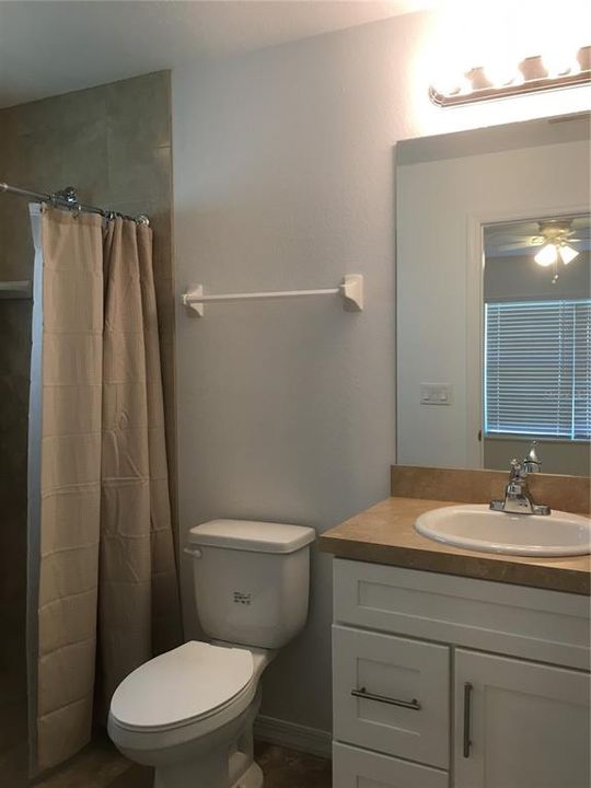 For Rent: $1,750 (3 beds, 2 baths, 1215 Square Feet)